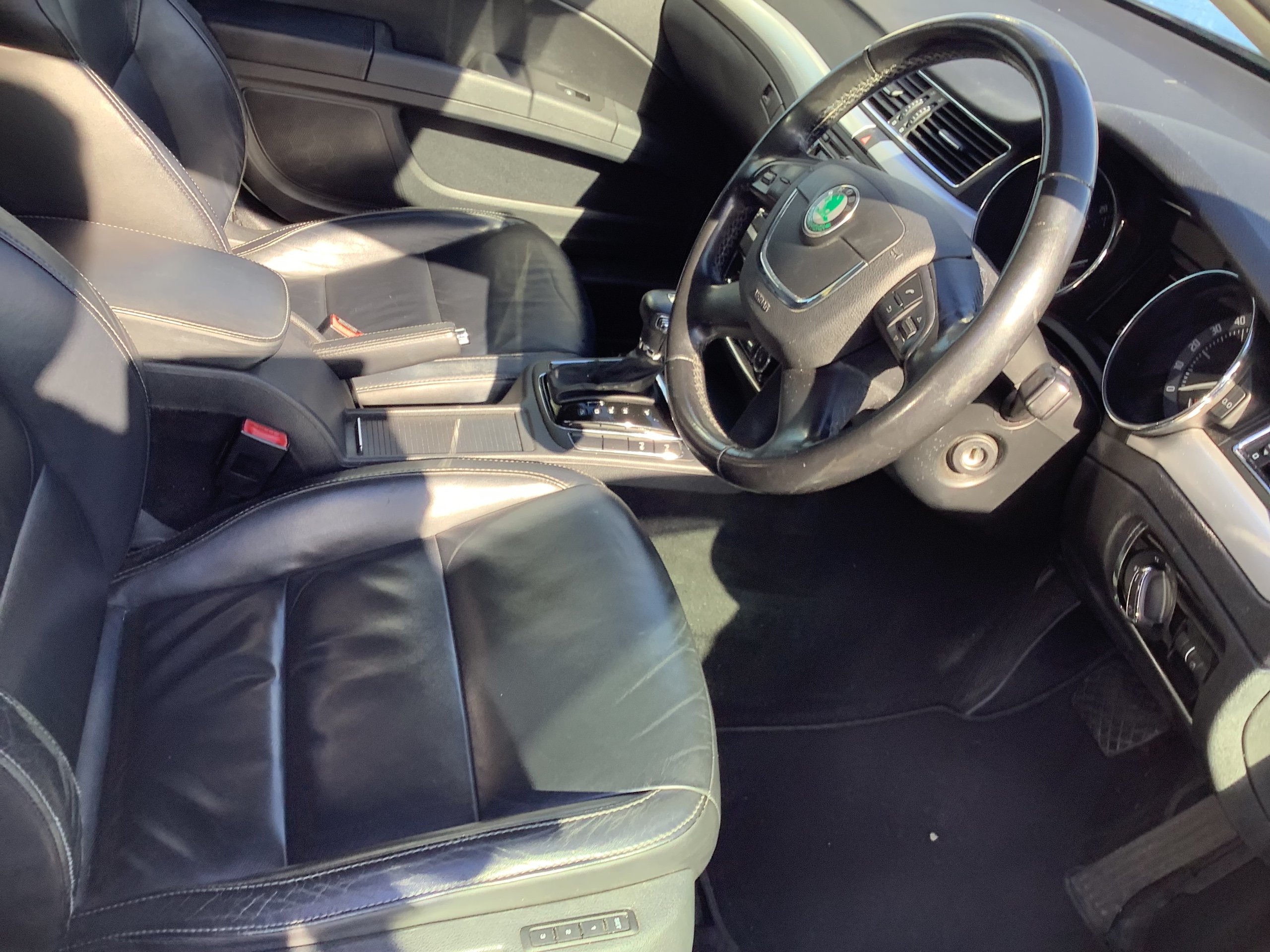 Used 2011 Skoda Superb 2.0 TDI CR 170 Elegance 5dr DSG for sale in