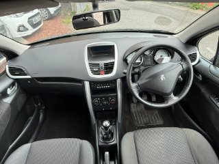 /photos/9368/d6294b71-bf44-6744-802b-34fb9c94b841_i320x240.jpg